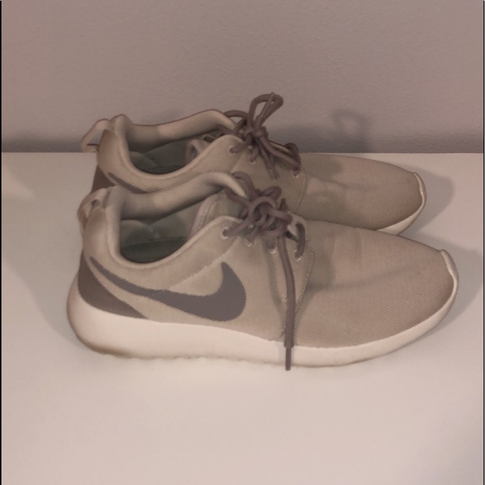 Beige nike shoes